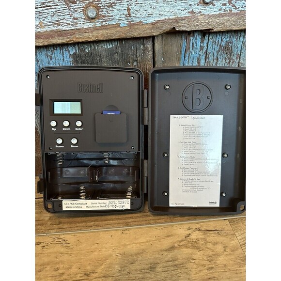 BUSHNELL Outdoor Trail Sentry Trail Camera E98 Untested - Picture 3 of 5